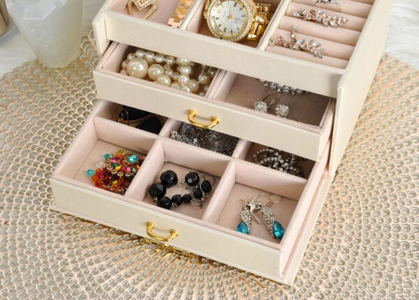 Jewelry box/case - beige - Image 9