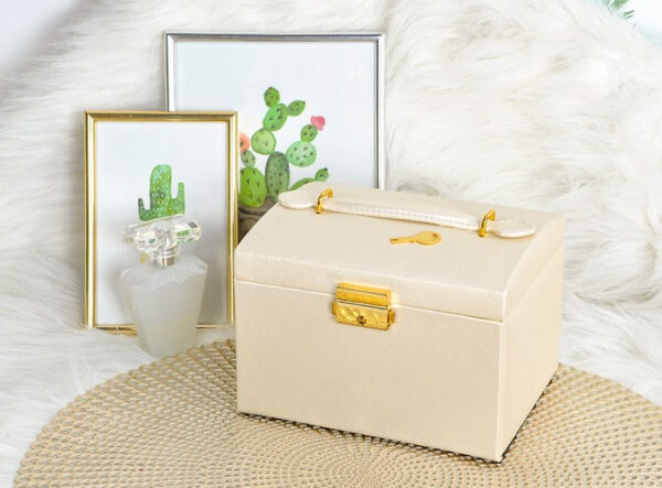 Jewelry box/case - beige - Image 11