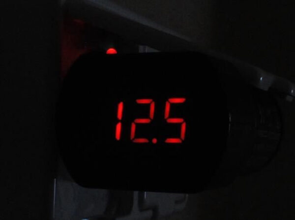 Voltmeter 12V - Image 8
